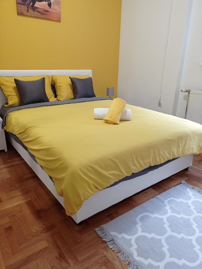 Apartman Sunflower Sremska Mitrovica Exterior photo