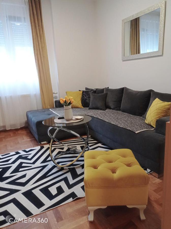 Apartman Sunflower Sremska Mitrovica Exterior photo