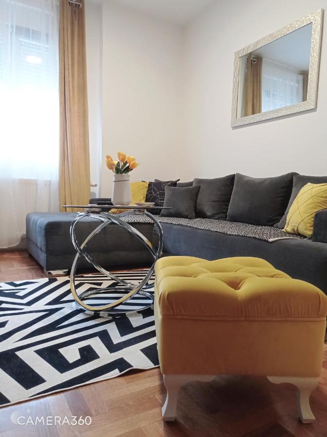 Apartman Sunflower Sremska Mitrovica Exterior photo