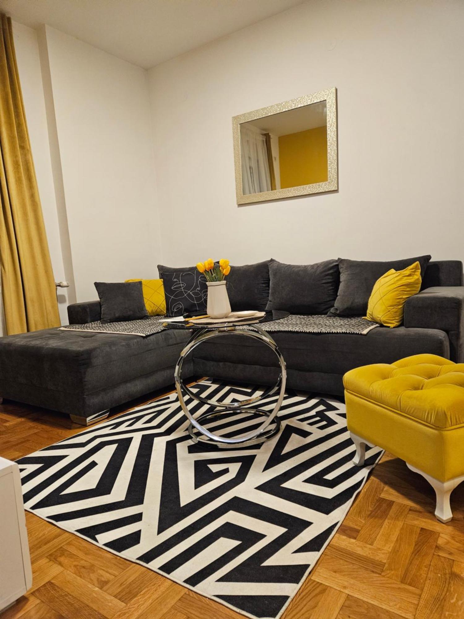Apartman Sunflower Sremska Mitrovica Exterior photo